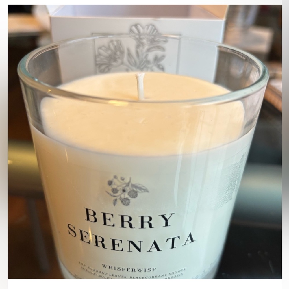 Whisperwisp “Berry Serenata” 10.5 oz White soy Candle, new in box